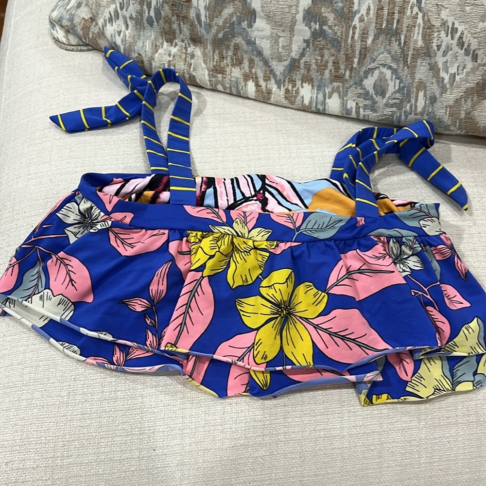 Maaji girls swim bikini top - Picture 3 of 7